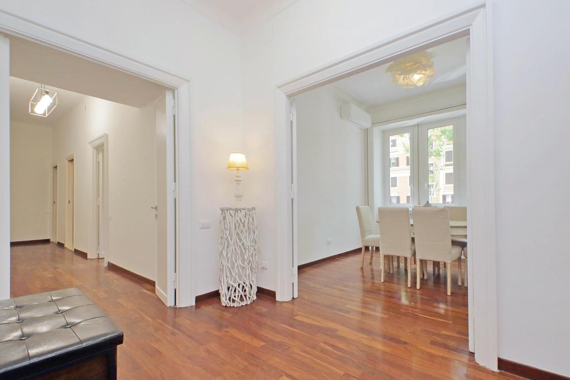 Charme E Style: Splendid With 2 Bedrooms Appartamento Roma